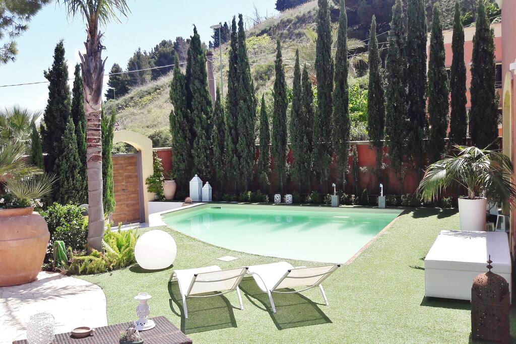 Piscina e solarium/Pool and solarium