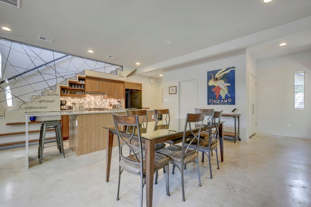 Contemporary dining for 6 in the main living space