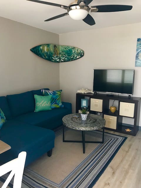 The Surf Shack - 1 Bedroom/ 1 Bath/ 1  Park Stall