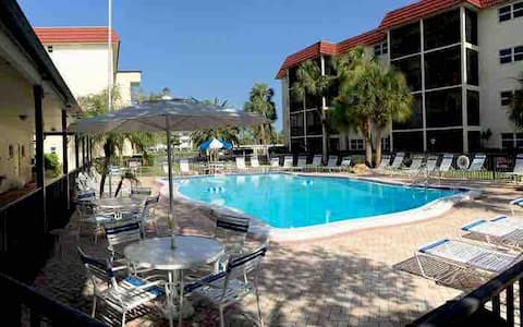 *Open* The Honeymoon Suite on Siesta Key Beach