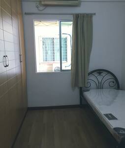 D & J cozy pool view apartment - Sandakan - Appartement