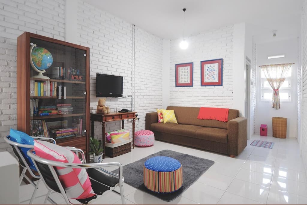 BlueRoom Bright Spacious Room for 2 Houses for Rent  BlueRoom Bright Spacious Room for 2 Houses for Rent