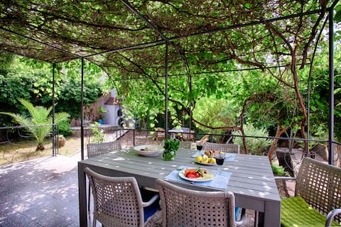 Villa Franca - with private garden, near beach