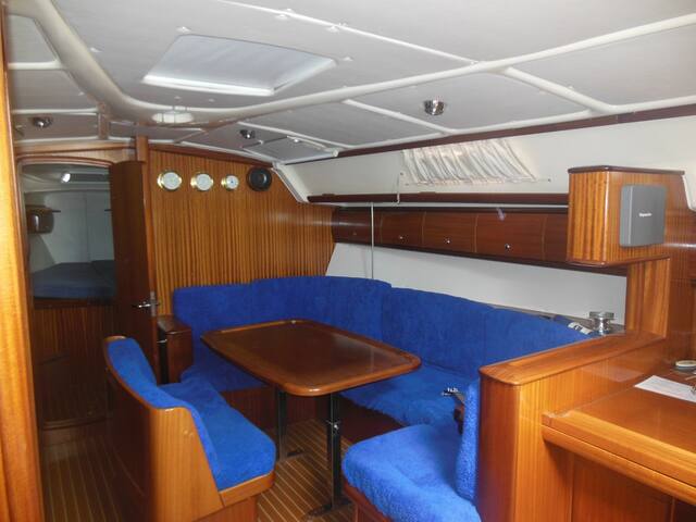 Velero Bavaria 41 listo para navegar gallery image 5