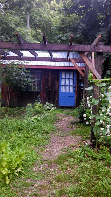 Little casita 1 block to Main Street - Cabins for Rent in ...