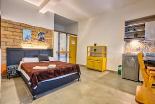 Urban Comfort Studio 416 · Calm Stay