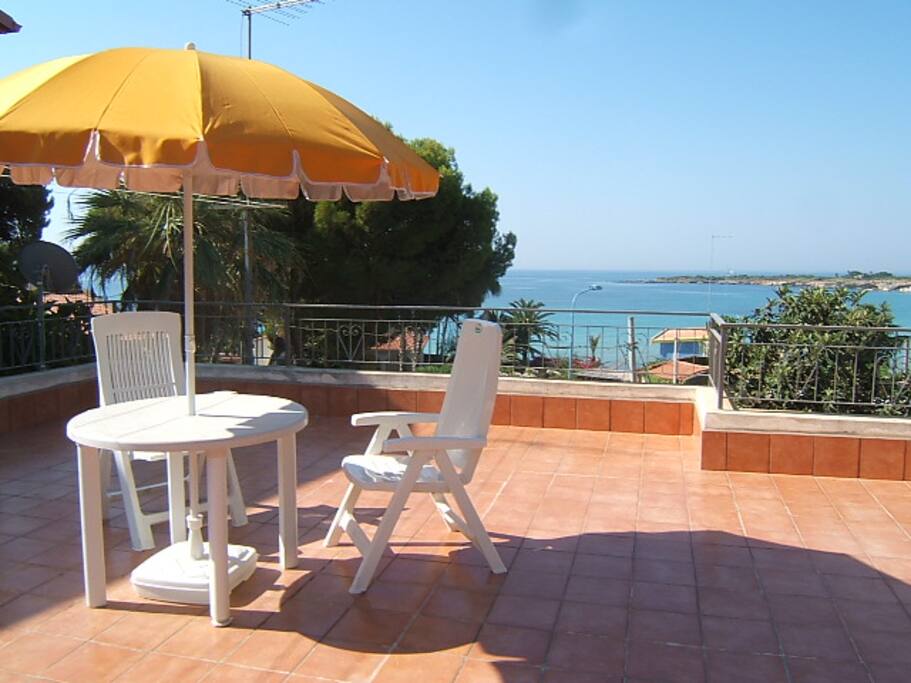 The solarium on the roof terrace with an amazing view on the bay