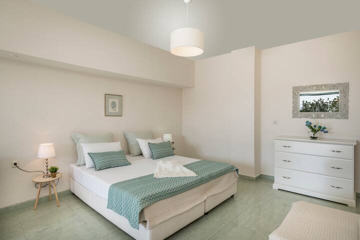 Villa Phaedra Sea Front Villa at Tersanas gallery image 4