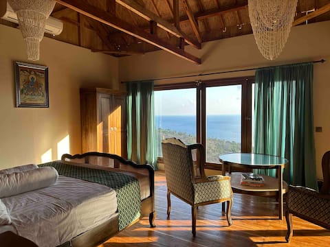 Hillside "Chalet di Lipah" with panoramic views