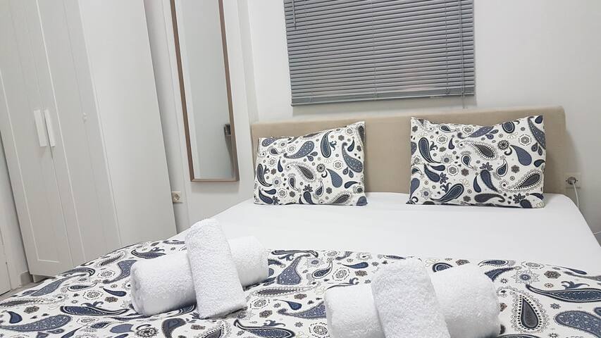 Palette Apartment (Chocolate) – Athens Center gallery image 4