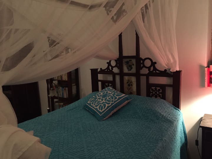 bedroom, bed 2