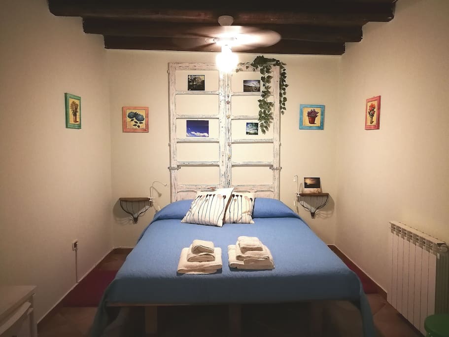 Upstairs bedroom: one double
