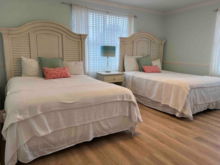 Spálňa č.5 s dvoma manželskými posteľami (na druhom poschodí)