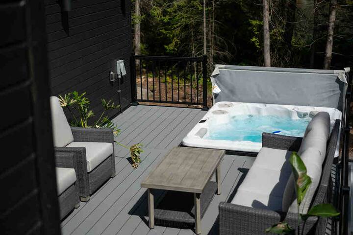 Wilder Waters Vacation Rental Management Inc managed Airbnb listing 1