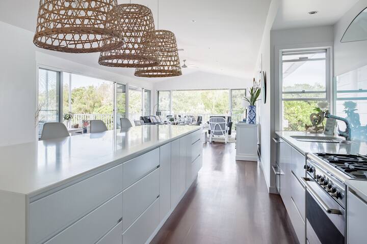 Serenity Oceanfront Gem – Pool & Hamptons Vibe gallery image 2