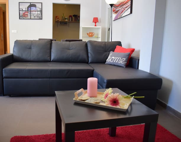 Studio full équipé (lit double + divan lit)