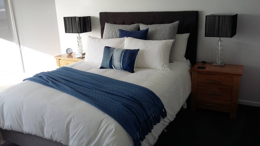 Oceanfront home with 180 degree sea views gallery image 5