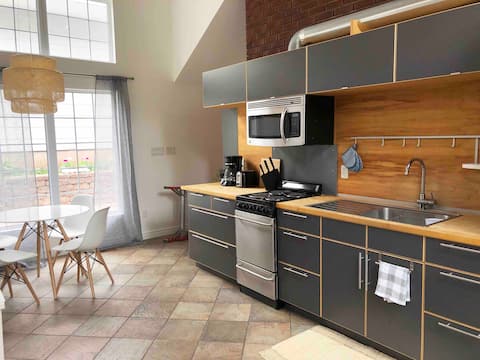 Beautiful downtown loft style apartment