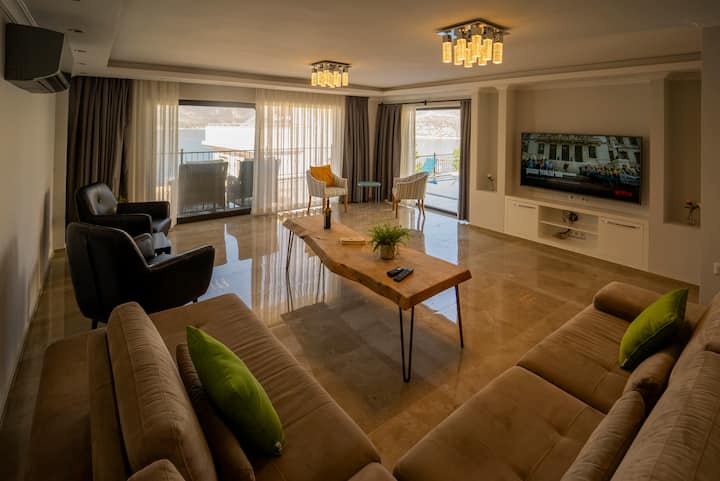 Isıtmalı ÖZel Havuz! Plaja Yakın Yeni Modern Villa - Turkey