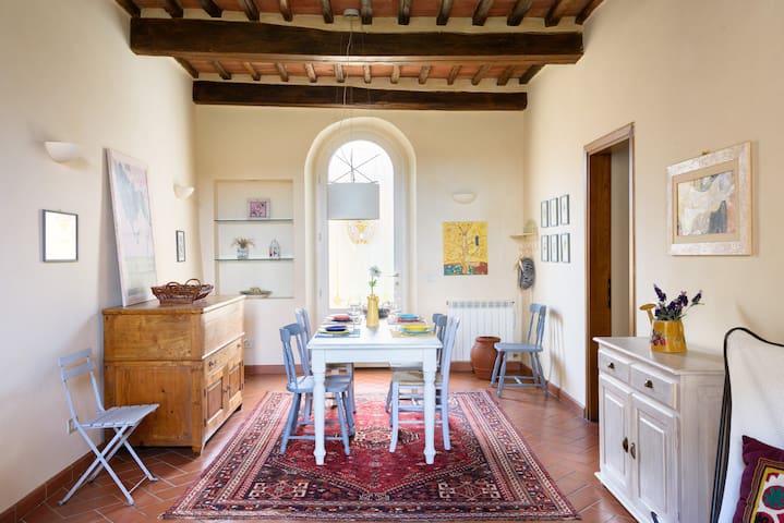A cozy country house near the city centre