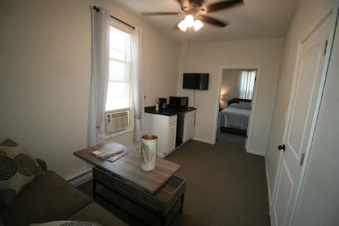 Private Suite near Lake Rathbun