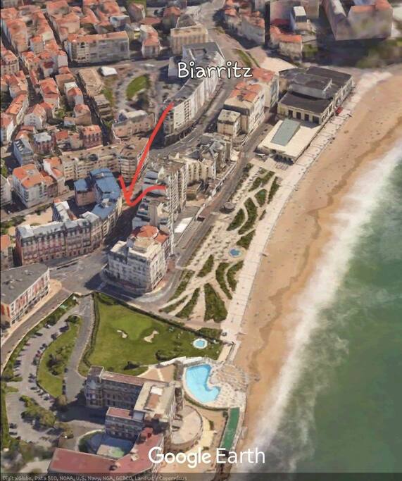 A 2 pas de la grand plage