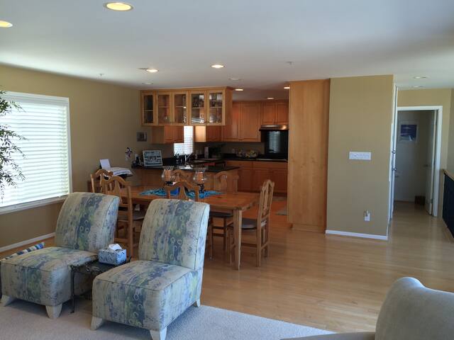 Manhattan Beach View Home gallery image 5