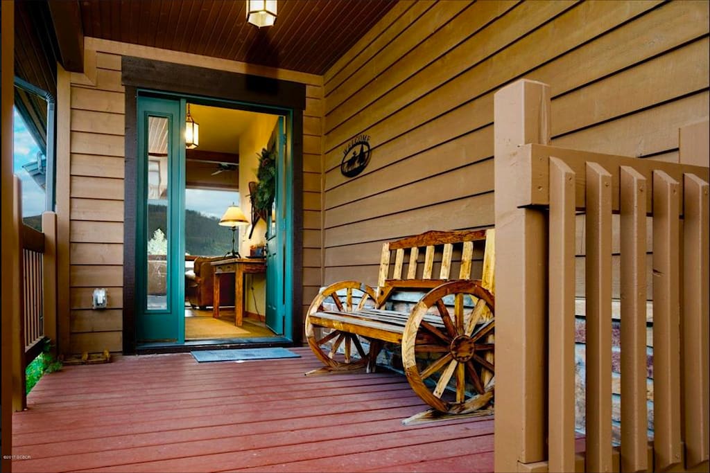 Front Porch / Entry