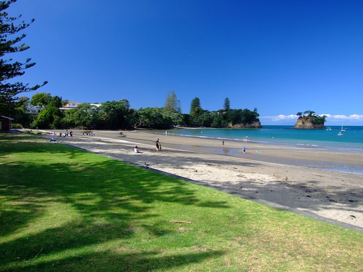 Private, beach nearby, peaceful space, Auckland