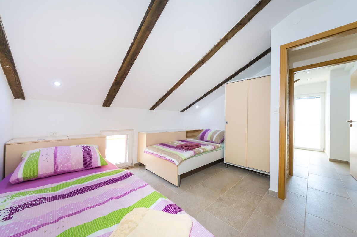 2 единечни кревети