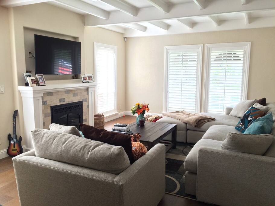 Spacious living room