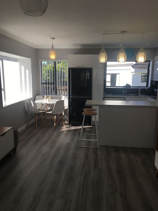 Dining/kitchen