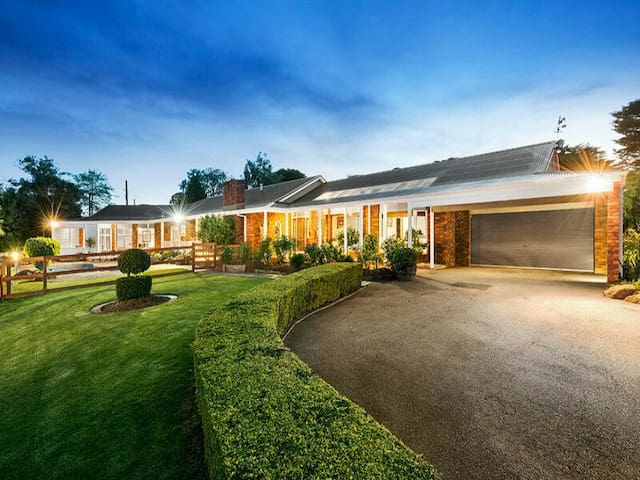 410 Kangaroo ground 15 , 20 people restaurant gallery image 2