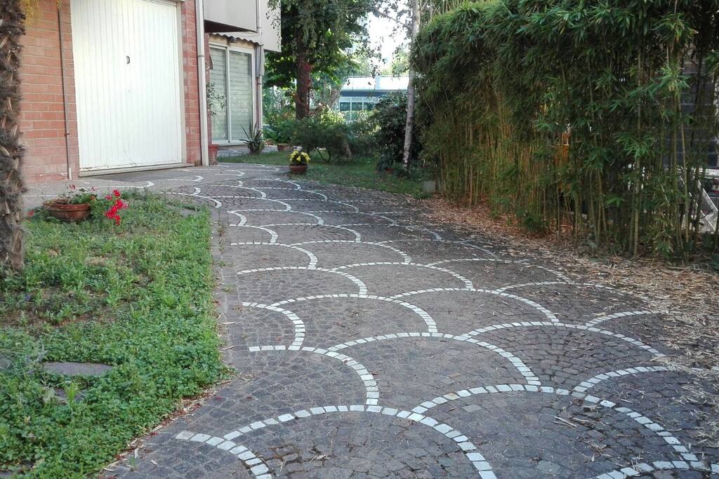posto auto in giardino comune