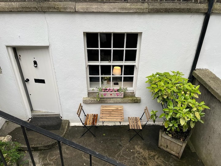Central 1 bed garden apartment Condominiums for Rent in Dublin 8