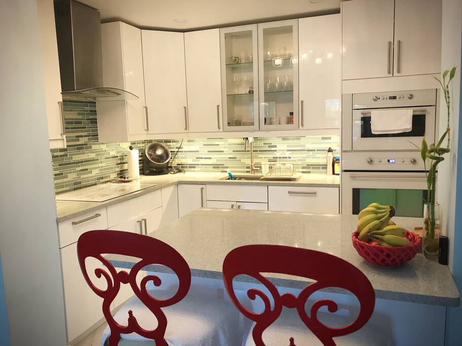Common Area - Kitchen