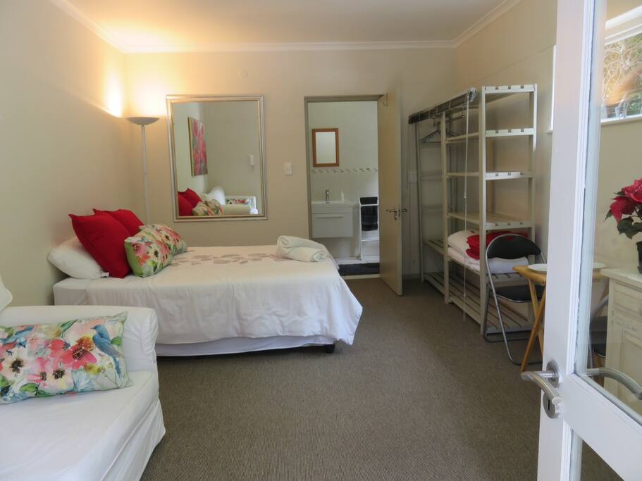 Private bedroom and bathroom, own entrance in garden
https://www.airbnb.com/rooms/16142135