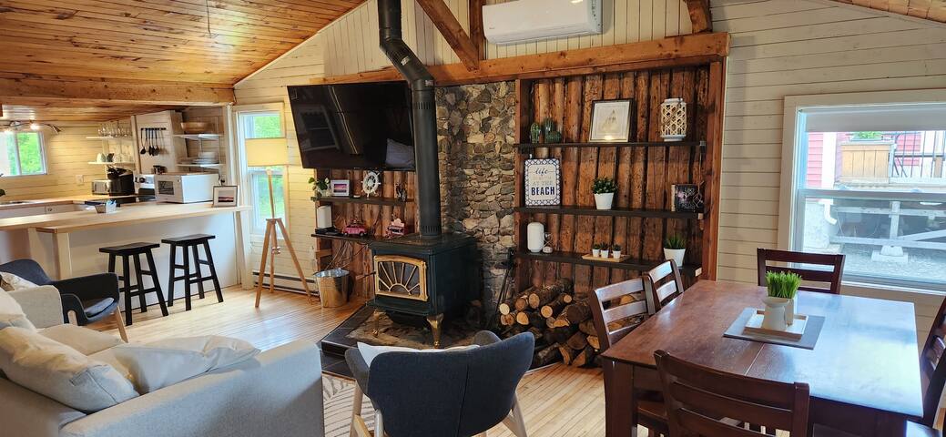 Parlee beach Fourth Ave cottage gallery image 4