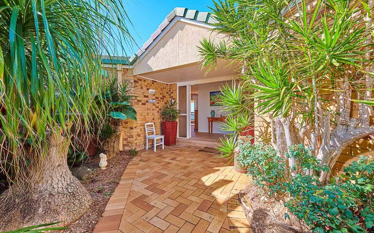 Amazing ocean views opposite Sharpes Beach gallery image 4