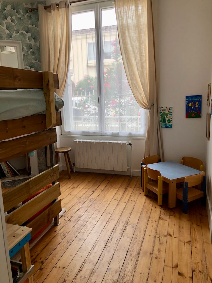 Spálňa 3: posteľ od 160 do 150 cm od podlahy (herňa nižšie) 