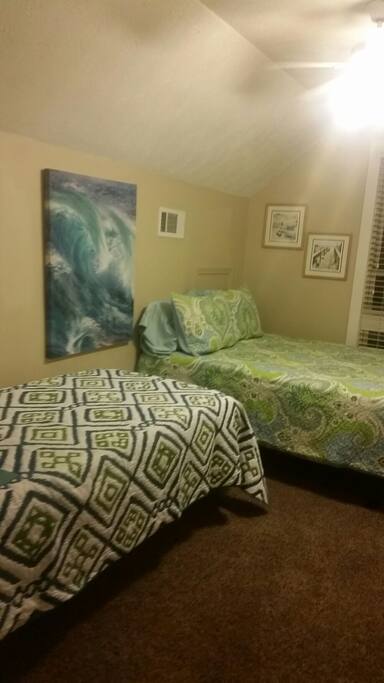 Guest room sleeps three!