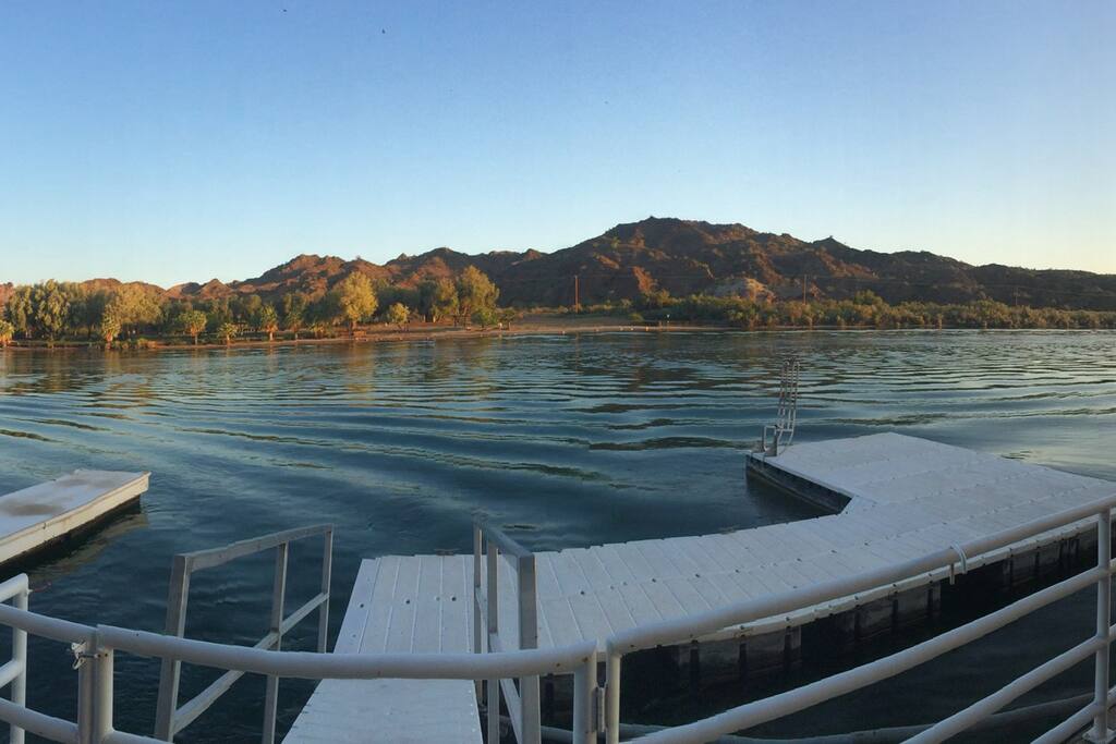 Parker Strip River Front Guesthouse/DockBest View Guesthouses for