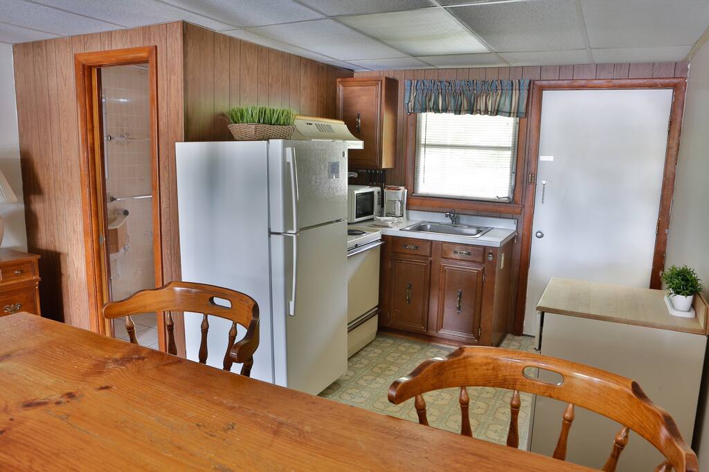 Suite Kitchen and Breakfast Bar
