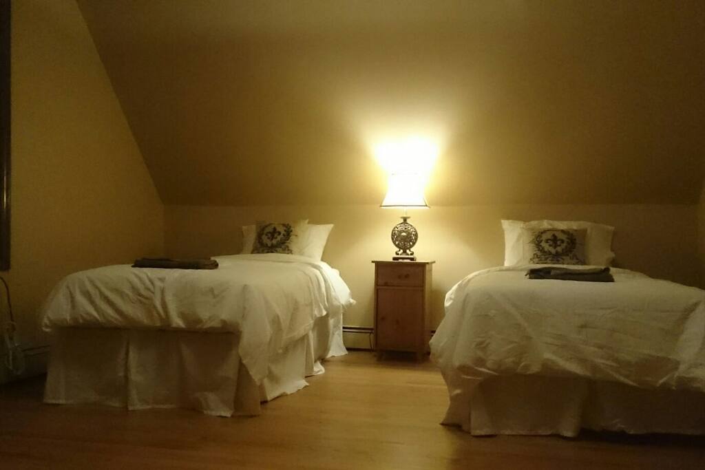 Bedroom 1 (additional 3rd bed is possible)