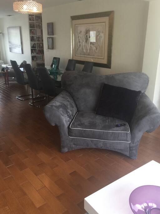 Oversized chair
Fits two comfortably