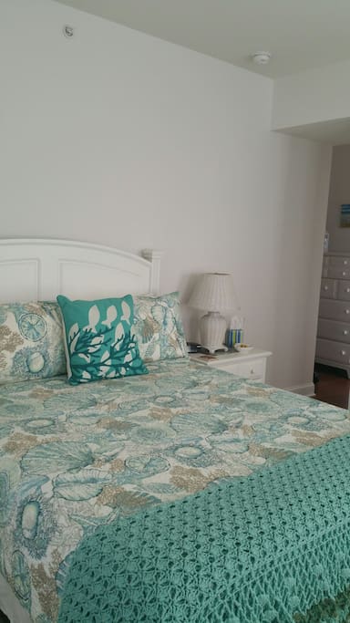 A review from a recent guest, "We loved our stay at Diane’s! Perfect location to everything we needed in SIC. The space was cute, convenient and super clean and Diane was the perfect host!"