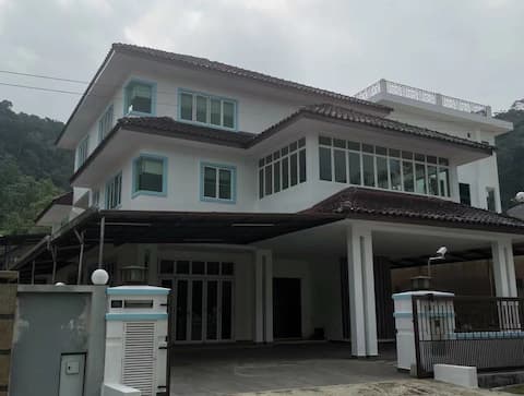 Dear Dino House Cameron Highlands (29 pax)
