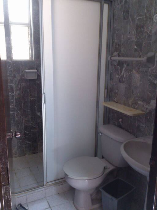 Baño de arriba.
