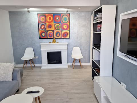 Avant-Garde Luxury private flat-newly renovated