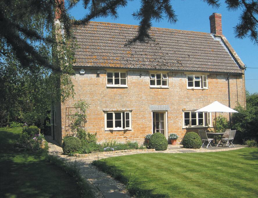 Cadbury Cottage - front garden